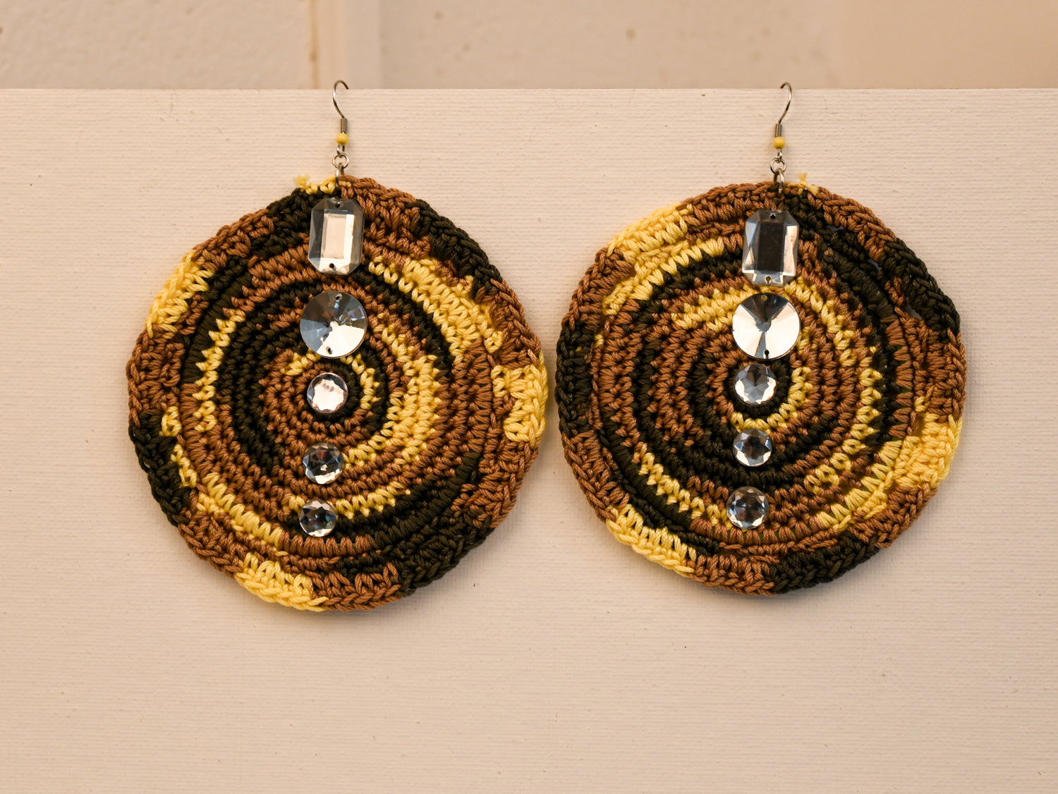 Round earring - image 3