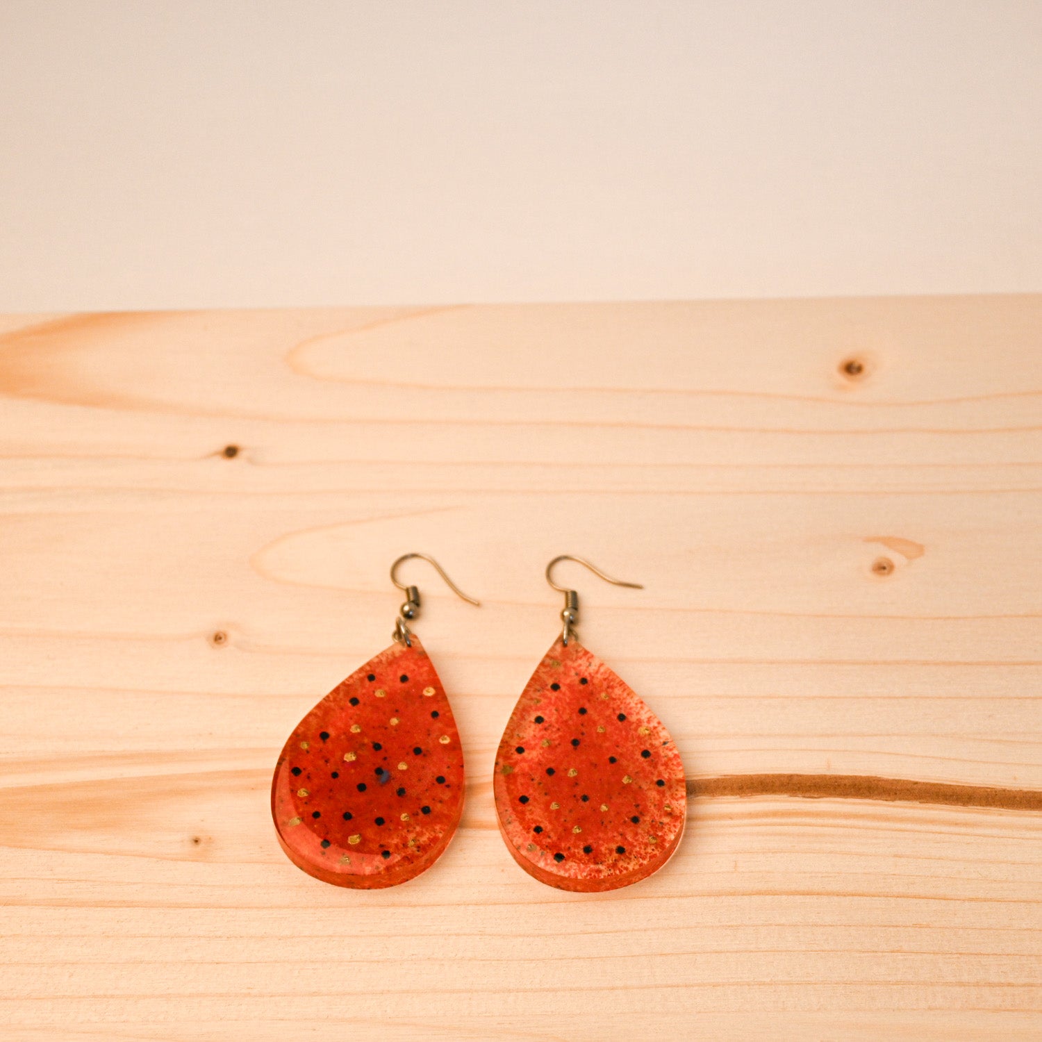 Resin drop earring - image 3