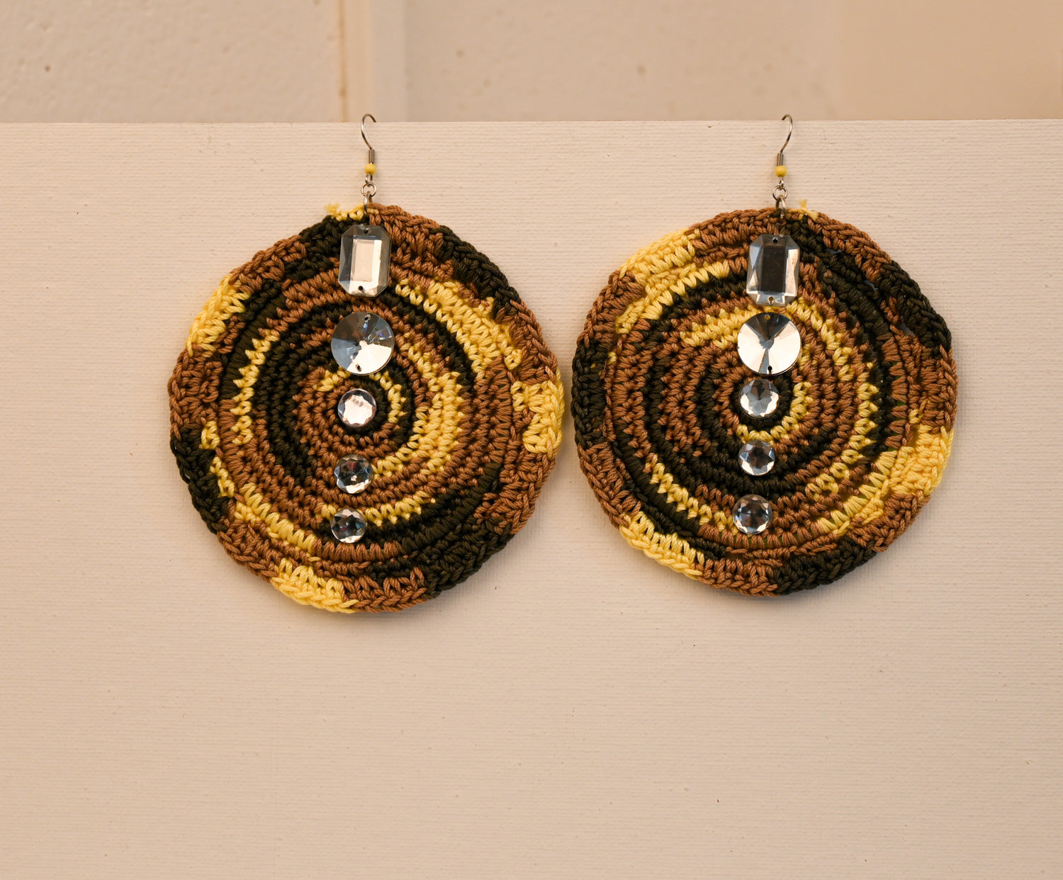 Round earring