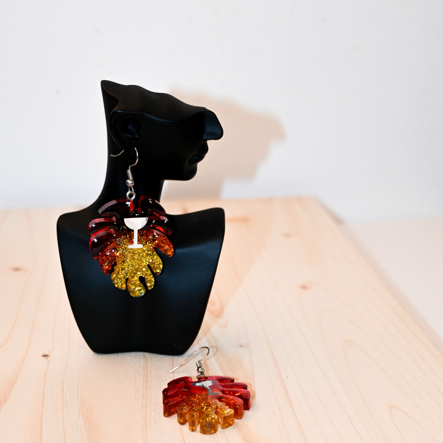 Leaf resin earring - image 2