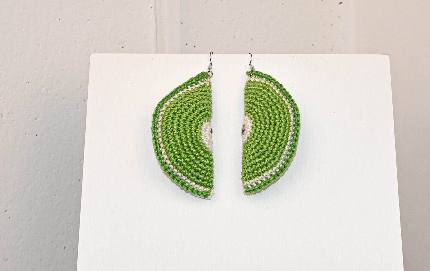Lime slice earring - image 2