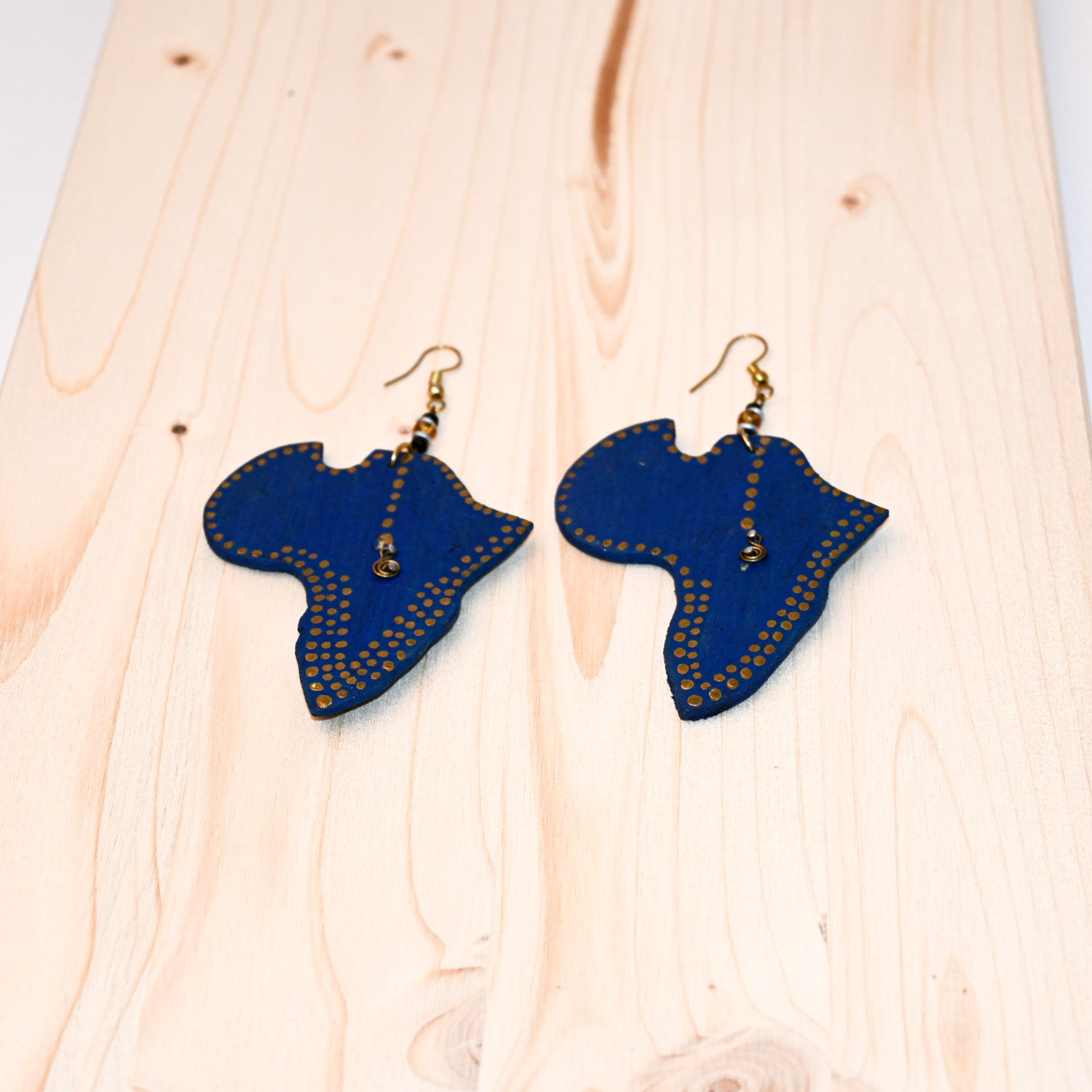 Wooden African map earring - image 2