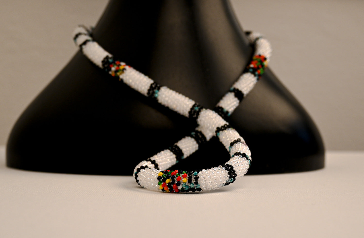 Crystal stripes necklace - image 3