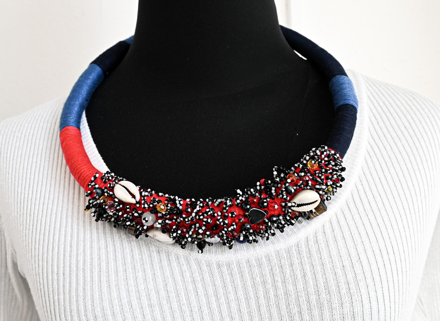 Safi necklace - image 3